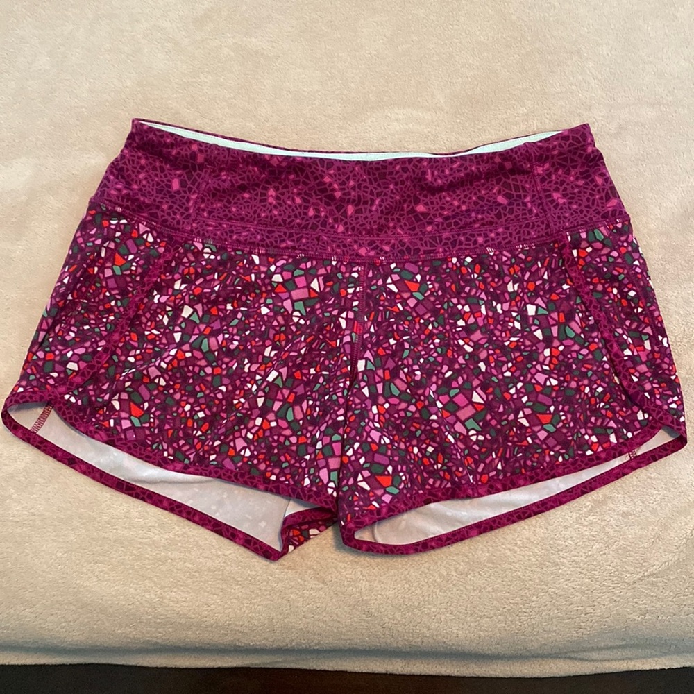 Women’s Lululemon Run Times Shorts Size 6 Paradise Camo